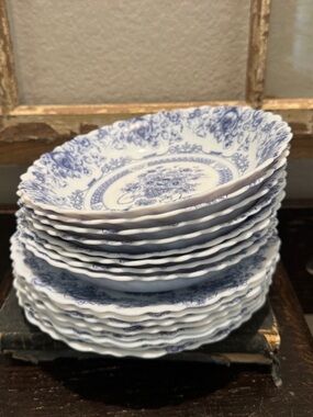 Arcopal French Scalloped Dessert Plates and Soup Bowls Honorine Set of 16